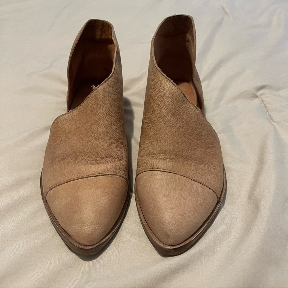 Free People Cutout Flats Tan Women's Shoes - Picture 2 of 6